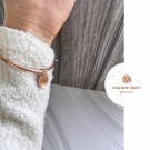 « Nala » Bangle armbånd gullbelagt med rund graveringsplate thumbnail